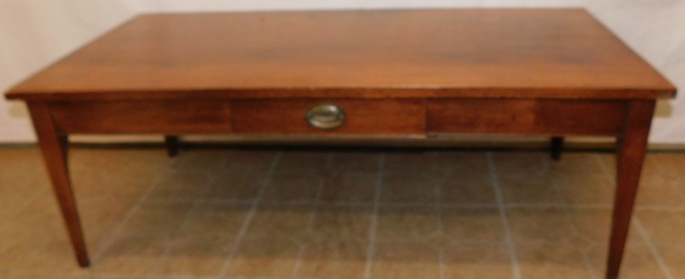 Walnut Coffee Table by Craftique: Walnut Coffee Table by Craftique. 46 1/4" W 23 1/2" D 16 3/4" H ALL DESCRIPTIONS AND ANY CONDITION STATEMENT GIVEN BY LANGSTON AUCTION GALLERY ARE STRICTLY OPINIONS AND LANGSTON'S SHALL HAVE NO RESPON