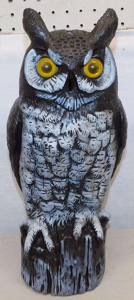 Owl Decoy: Owl Decoy. 16" H ALL DESCRIPTIONS AND ANY CONDITION STATEMENT GIVEN BY LANGSTON AUCTION GALLERY ARE STRICTLY OPINIONS AND LANGSTON'S SHALL HAVE NO RESPONSIBILITY FOR ERRORS OR OMISSIONS. THE ABSENCE O