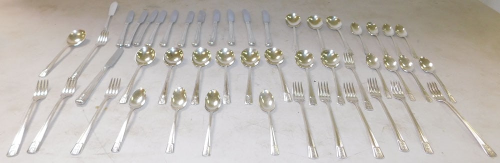 Lot Silver Plate Flatware: Lot Silver Plate Flatware. ALL DESCRIPTIONS AND ANY CONDITION STATEMENT GIVEN BY LANGSTON AUCTION GALLERY ARE STRICTLY OPINIONS AND LANGSTON'S SHALL HAVE NO RESPONSIBILITY FOR ERRORS OR OMISSIONS. THE