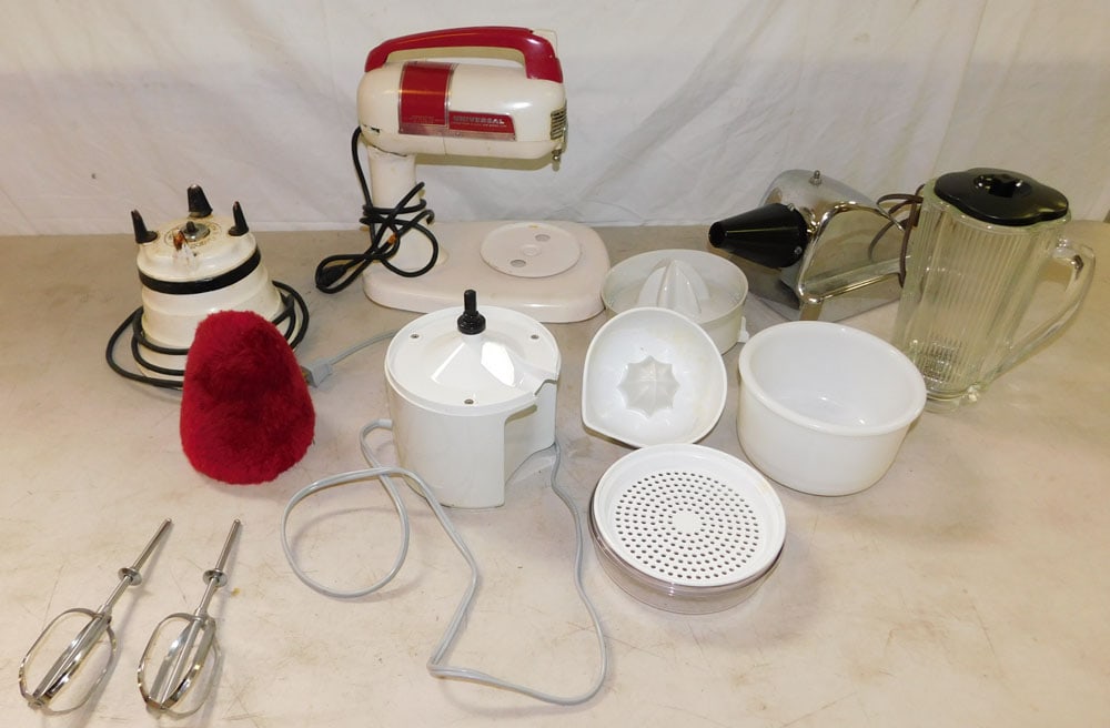 Lot Shoe Polisher - Kitchen Appliances: Lot Shoe Polisher - Kitchen Appliances. ALL DESCRIPTIONS AND ANY CONDITION STATEMENT GIVEN BY LANGSTON AUCTION GALLERY ARE STRICTLY OPINIONS AND LANGSTON'S SHALL HAVE NO RESPONSIBILITY FOR ERRORS OR O