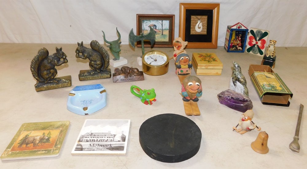 Lot Metal Bookends - Misc. Housewares (1 of 3)