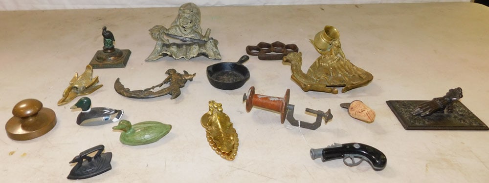 Lot Metal Ware: Lot Metal Ware . ALL DESCRIPTIONS AND ANY CONDITION STATEMENT GIVEN BY LANGSTON AUCTION GALLERY ARE STRICTLY OPINIONS AND LANGSTON'S SHALL HAVE NO RESPONSIBILITY FOR ERRORS OR OMISSIONS. THE ABSENCE O