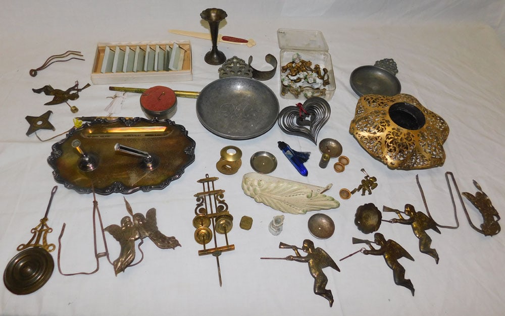Lot Metal Ware: Lot Metal Ware . ALL DESCRIPTIONS AND ANY CONDITION STATEMENT GIVEN BY LANGSTON AUCTION GALLERY ARE STRICTLY OPINIONS AND LANGSTON'S SHALL HAVE NO RESPONSIBILITY FOR ERRORS OR OMISSIONS. THE ABSENCE O