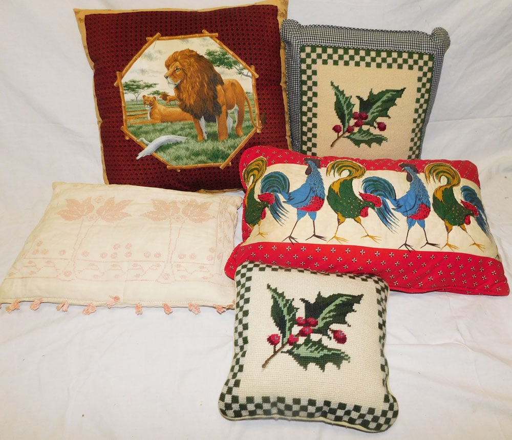 Lot Pillows (1 of 5)