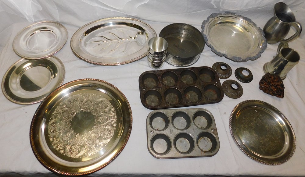 Lot Silver Plate - Pewter - Tole Items (1 of 5)