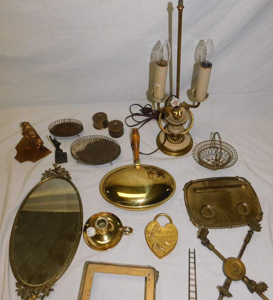 Lot Brass & Metal Items: Lot Brass & Metal Items. ALL DESCRIPTIONS AND ANY CONDITION STATEMENT GIVEN BY LANGSTON AUCTION GALLERY ARE STRICTLY OPINIONS AND LANGSTON'S SHALL HAVE NO RESPONSIBILITY FOR ERRORS OR OMISSIONS. THE A
