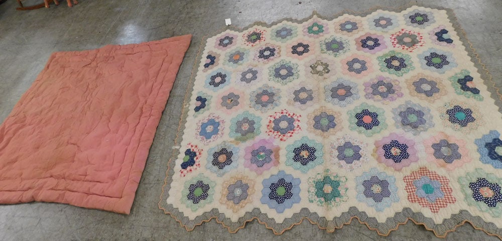 Hand Made Quilt & Coverlet: Hand Made Quilt & Coverlet. ALL DESCRIPTIONS AND ANY CONDITION STATEMENT GIVEN BY LANGSTON AUCTION GALLERY ARE STRICTLY OPINIONS AND LANGSTON'S SHALL HAVE NO RESPONSIBILITY FOR ERRORS OR OMISSIONS. TH
