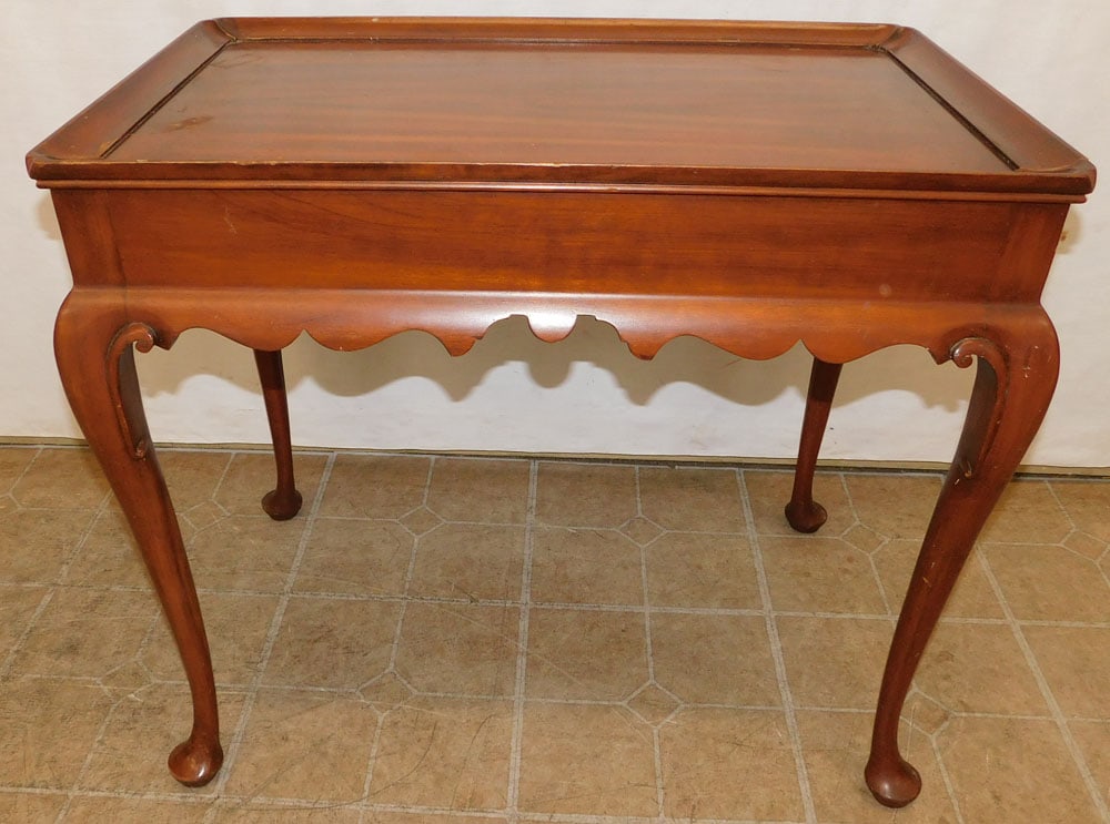 Cherry Queen Anne Style Tea Table (1 of 5)