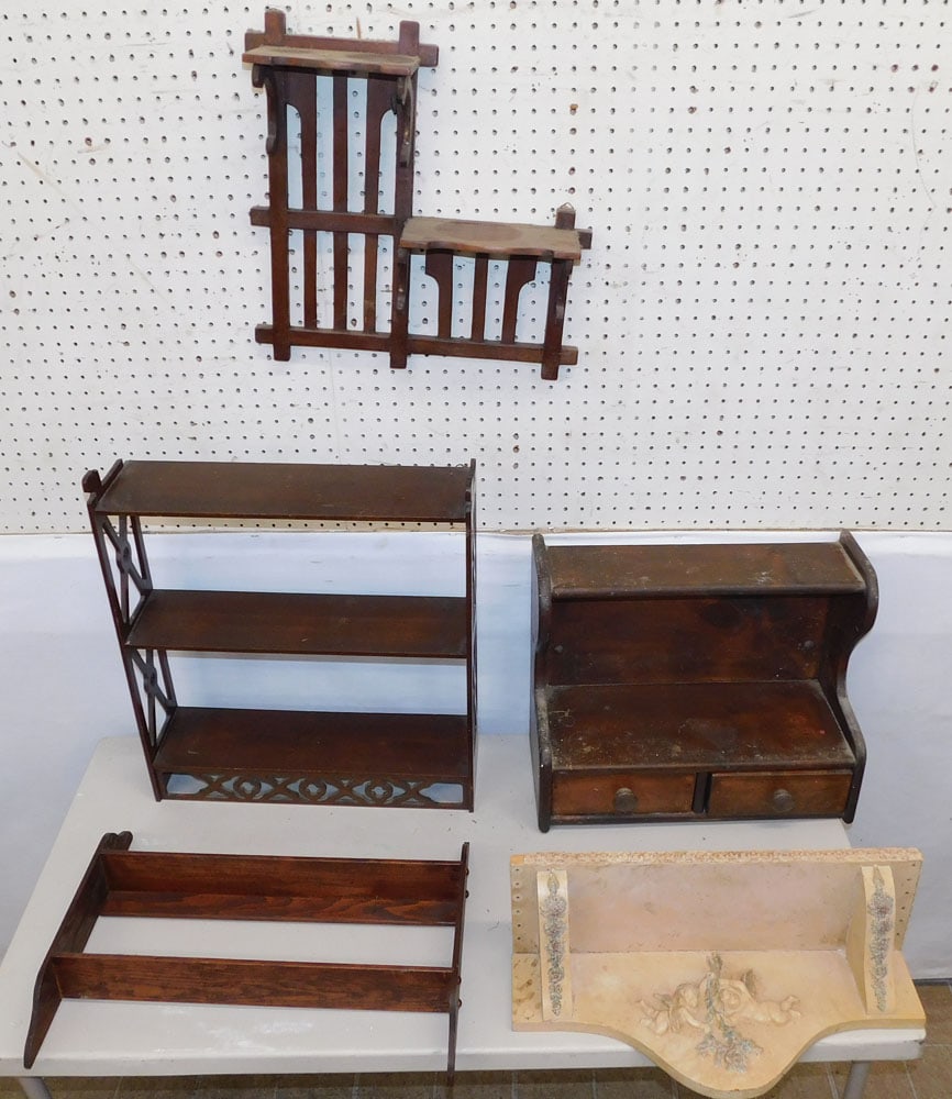 Lot 5 Wall Shelves: Lot 5 Wall Shelves. Up to: 20 1/4" x 23 1/4" ALL DESCRIPTIONS AND ANY CONDITION STATEMENT GIVEN BY LANGSTON AUCTION GALLERY ARE STRICTLY OPINIONS AND LANGSTON'S SHALL HAVE NO RESPONSIBILITY FOR ERRORS