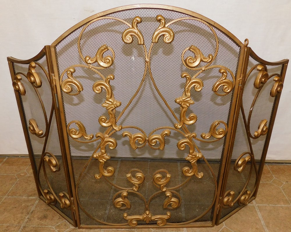 Painted Metal Fire Screen (1 of 2)