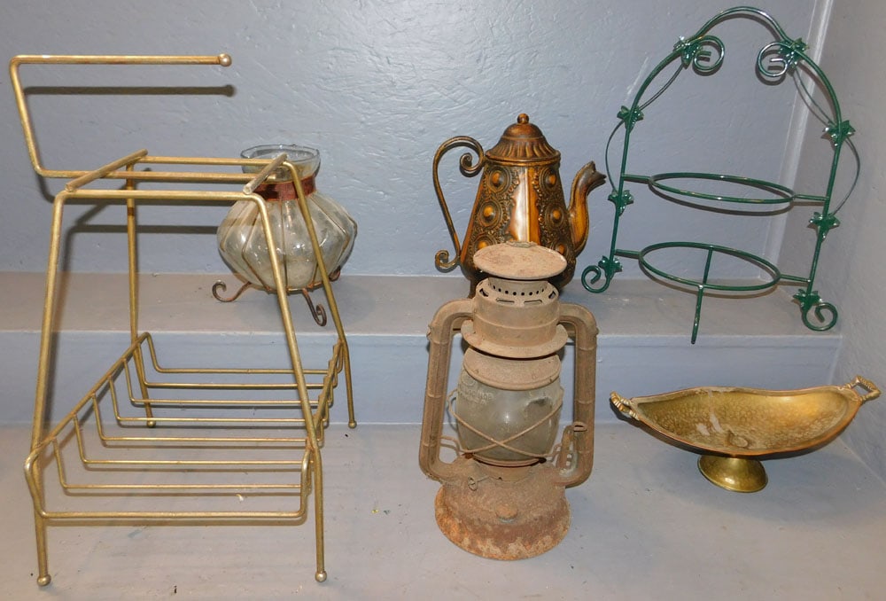 Lot Metal Stands - Brass Bowls - Lantern - Tea Pot - Glass Vase (1 of 5)