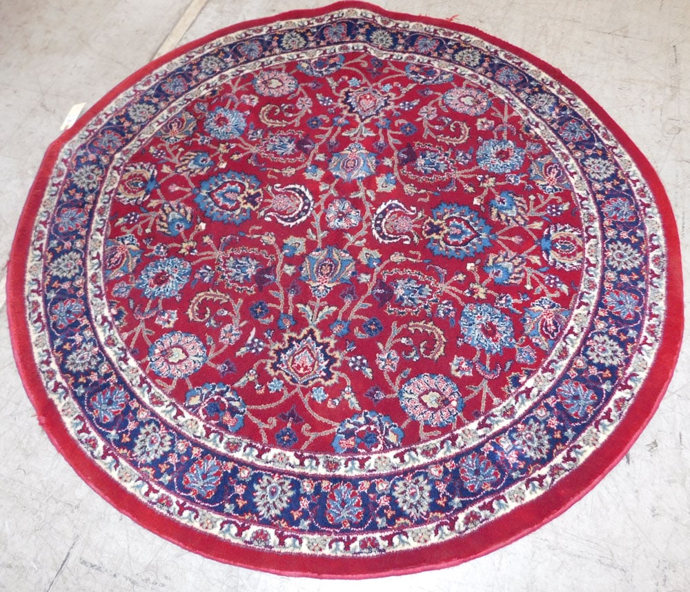 4' 11" Round Machine Made Rug (1 of 3)