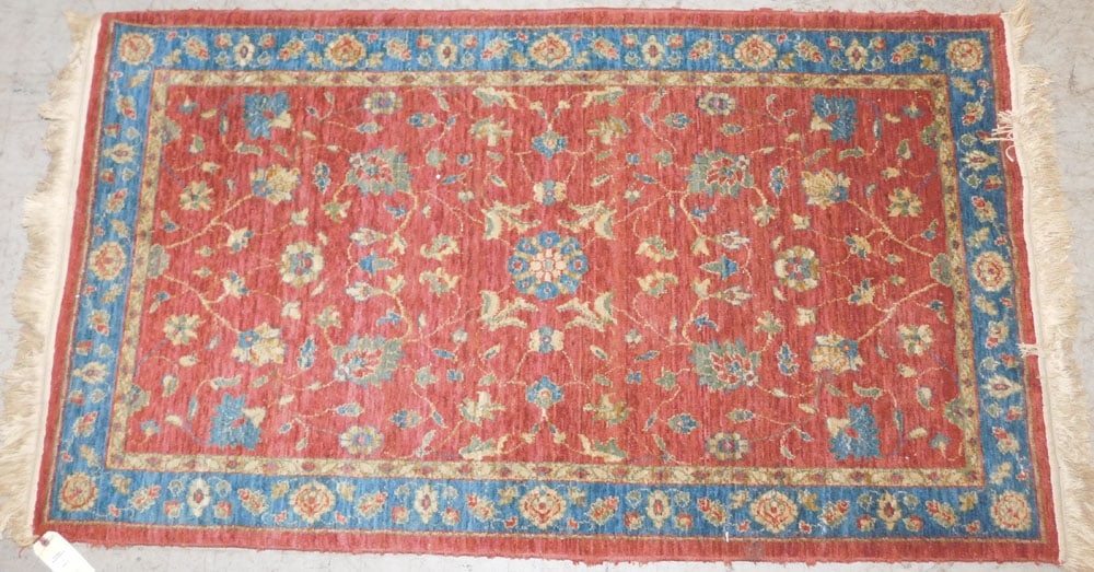 5' 5" X 3' 0" Machine Made Rug: 5' 5" X 3' 0" Machine Made Rug. ALL DESCRIPTIONS AND ANY CONDITION STATEMENT GIVEN BY LANGSTON AUCTION GALLERY ARE STRICTLY OPINIONS AND LANGSTON'S SHALL HAVE NO RESPONSIBILITY FOR ERRORS OR OMISSIONS