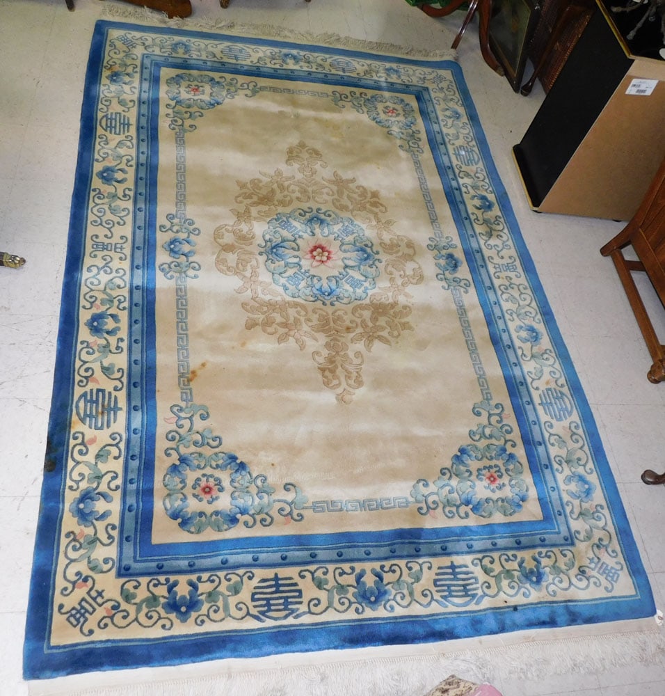 6' 0" X 9' 0" Hand Made Chinese Rug: 6' 0" X 9' 0" Hand Made Chinese Rug. ALL DESCRIPTIONS AND ANY CONDITION STATEMENT GIVEN BY LANGSTON AUCTION GALLERY ARE STRICTLY OPINIONS AND LANGSTON'S SHALL HAVE NO RESPONSIBILITY FOR ERRORS OR OMIS