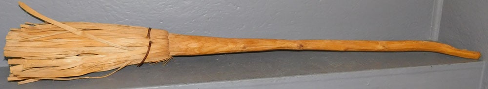 Split Oak Broom: Split Oak Broom. 53" L ALL DESCRIPTIONS AND ANY CONDITION STATEMENT GIVEN BY LANGSTON AUCTION GALLERY ARE STRICTLY OPINIONS AND LANGSTON'S SHALL HAVE NO RESPONSIBILITY FOR ERRORS OR OMISSIONS. THE ABS
