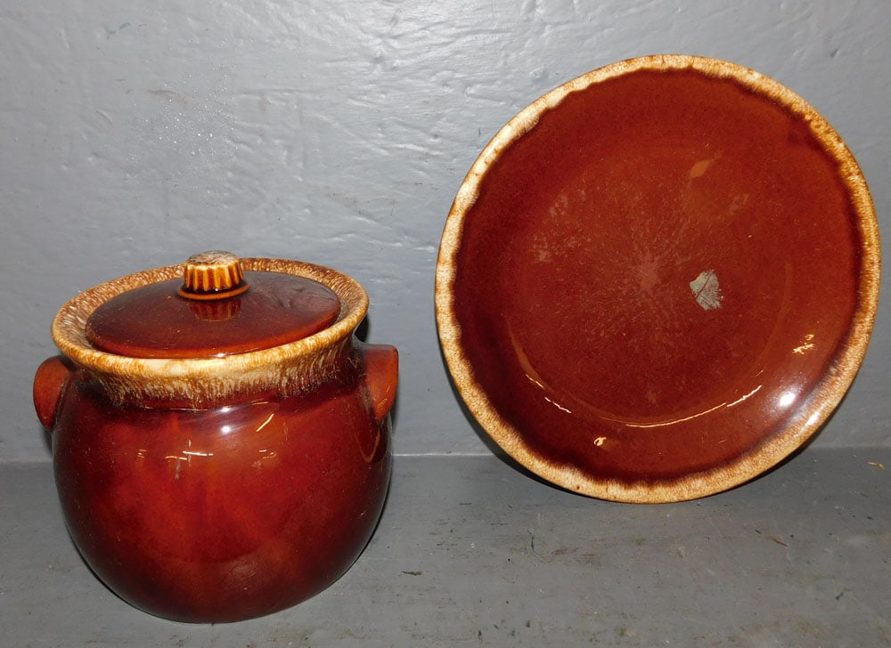 Pottery Bean Pot & Plate by Hull (1 of 3)