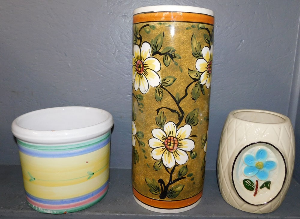 Hand Painted Porcelain Umbrella Stand & 2 Vases (1 of 3)