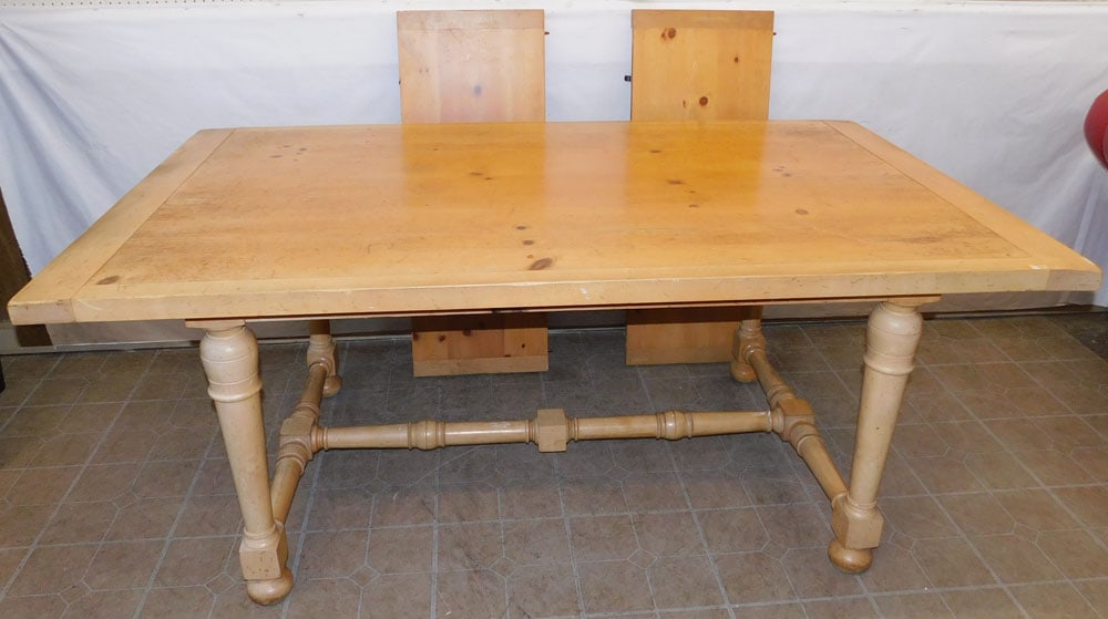 Pine Trestle Table with 2 Leaves (1 of 2)