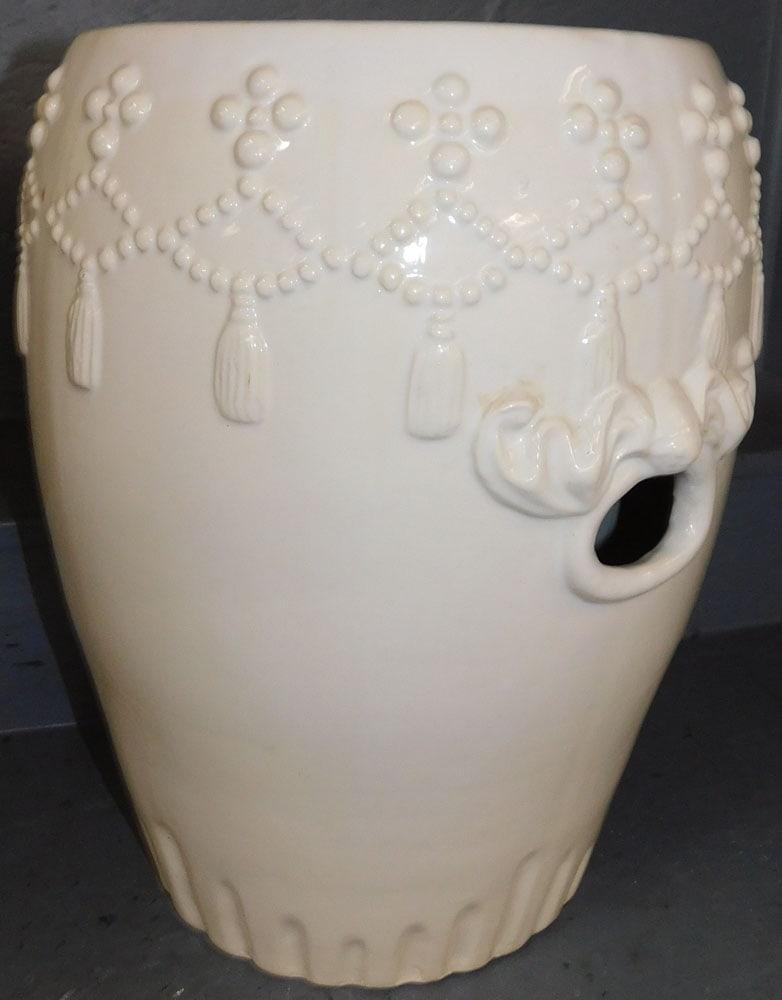 Porcelain Garden Seat: Porcelain Garden Seat . 17 1/4" H ALL DESCRIPTIONS AND ANY CONDITION STATEMENT GIVEN BY LANGSTON AUCTION GALLERY ARE STRICTLY OPINIONS AND LANGSTON'S SHALL HAVE NO RESPONSIBILITY FOR ERRORS OR OMISSIO