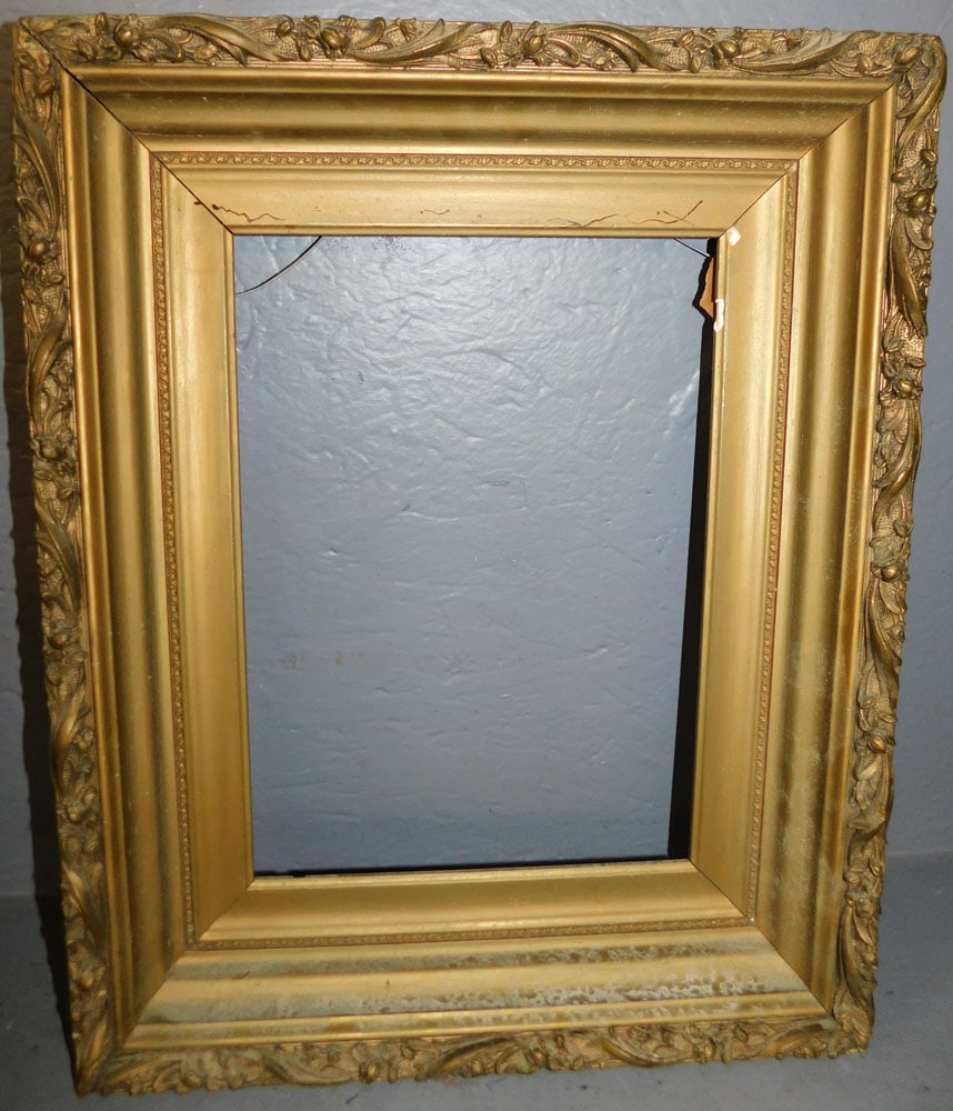 Antique Gilded Frame: Antique Gilded Frame . 16 1/2" x 21" ALL DESCRIPTIONS AND ANY CONDITION STATEMENT GIVEN BY LANGSTON AUCTION GALLERY ARE STRICTLY OPINIONS AND LANGSTON'S SHALL HAVE NO RESPONSIBILITY FOR ERRORS OR OMIS
