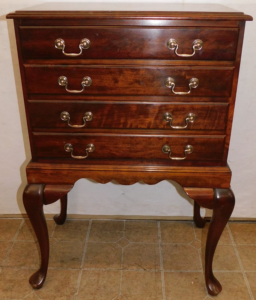 Cherry Queen Anne Style 4 Drawer Silver Chest (1 of 6)