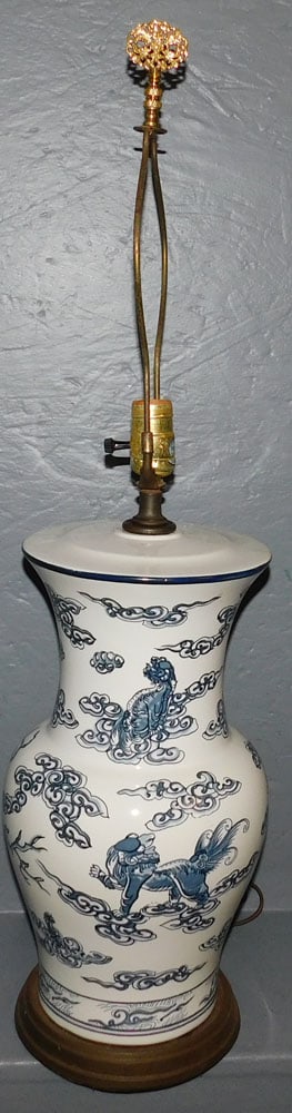 Oriental Blue & White Porcelain Lamp With Foo Dog Detail (1 of 3)