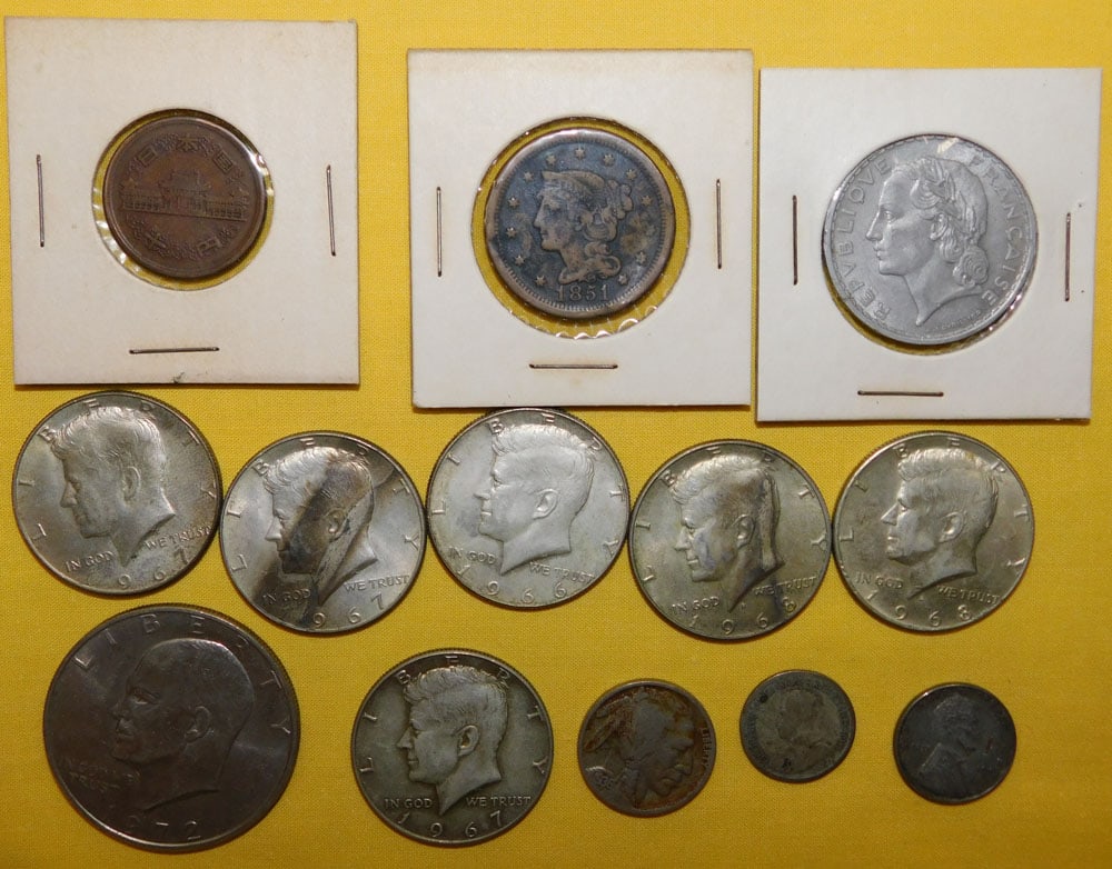 Lot Various US Coins & Two Foreign Coins (1 of 2)