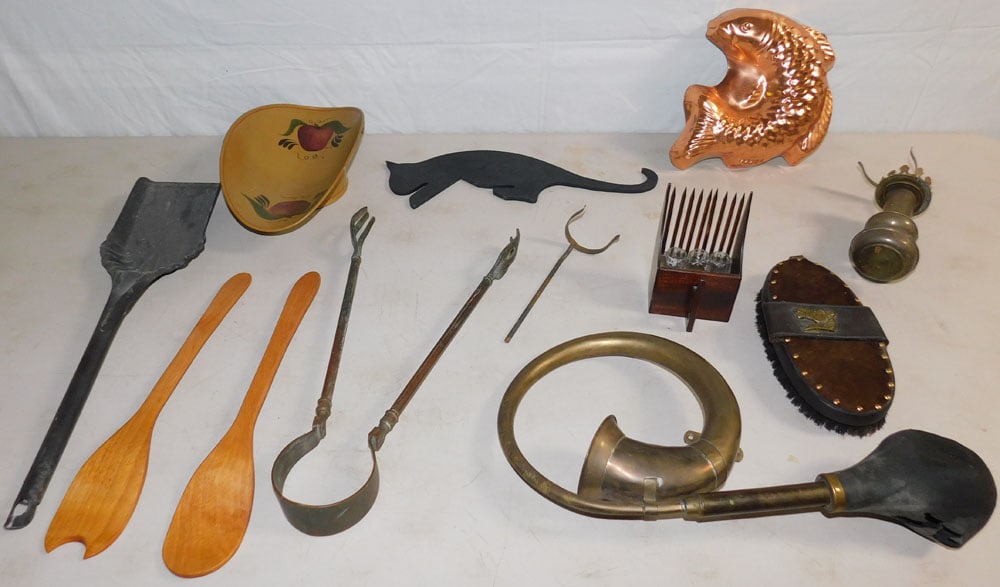 Lot of Brass, Copper, & Metal Items (1 of 3)