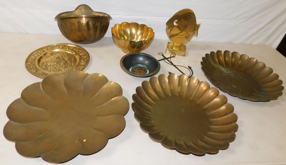 Lot of Brass Items: Lot of Brass Items. "ALL DESCRIPTIONS AND ANY CONDITION STATEMENT GIVEN BY LANGSTON AUCTION GALLERY ARE STRICTLY OPINIONS AND LANGSTON'S SHALL HAVE NO RESPONSIBILITY FOR ERRORS OR OMISSIONS. THE ABSEN
