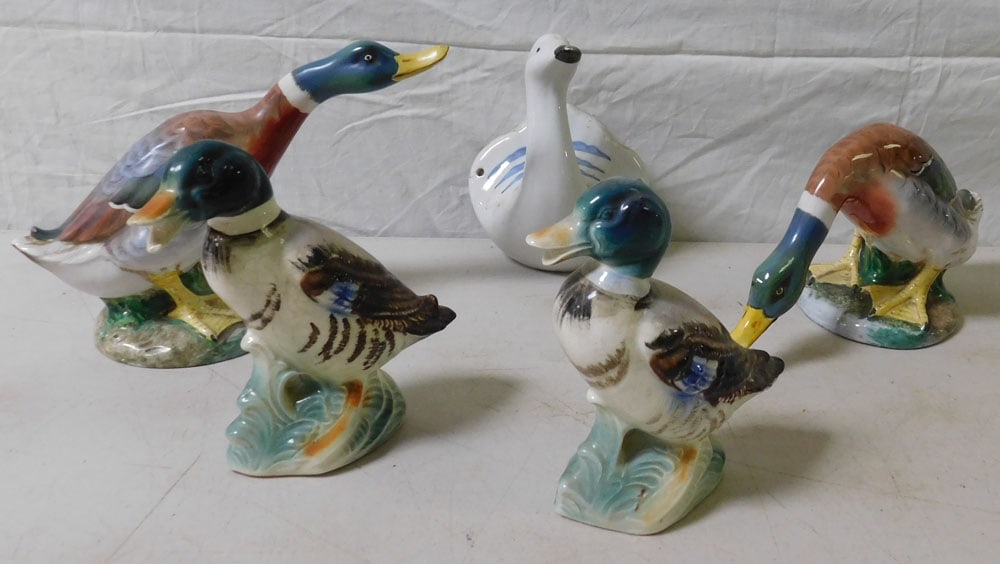 Lot of Porcelain Duck & Geese Figurines: Lot of Porcelain Duck & Geese Figurines. "ALL DESCRIPTIONS AND ANY CONDITION STATEMENT GIVEN BY LANGSTON AUCTION GALLERY ARE STRICTLY OPINIONS AND LANGSTON'S SHALL HAVE NO RESPONSIBILITY FOR ERRORS OR
