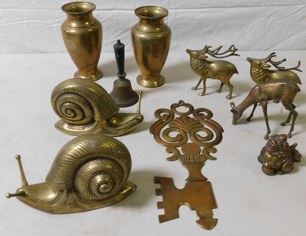 Lot of Brass Items: Lot of Brass Items. "ALL DESCRIPTIONS AND ANY CONDITION STATEMENT GIVEN BY LANGSTON AUCTION GALLERY ARE STRICTLY OPINIONS AND LANGSTON'S SHALL HAVE NO RESPONSIBILITY FOR ERRORS OR OMISSIONS. THE ABSEN