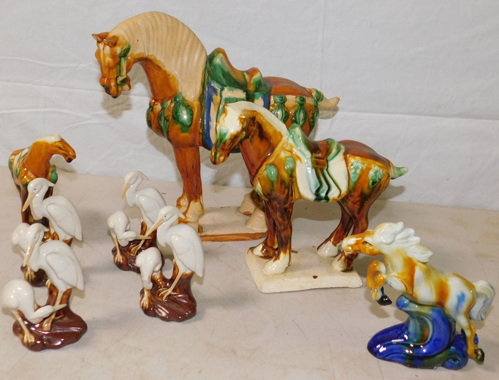 Lot of Oriental Figurines (1 of 4)