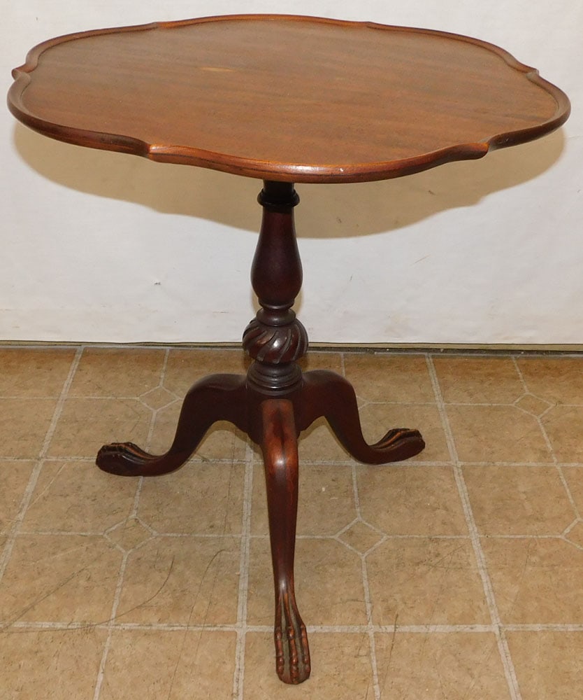 Mahogany Pie Crust Top Tea Table with Claw Feet by Grand Rapids Imperial (1 of 2)