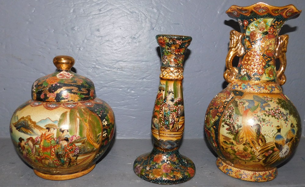 Three Oriental Porcelain Items (1 of 7)