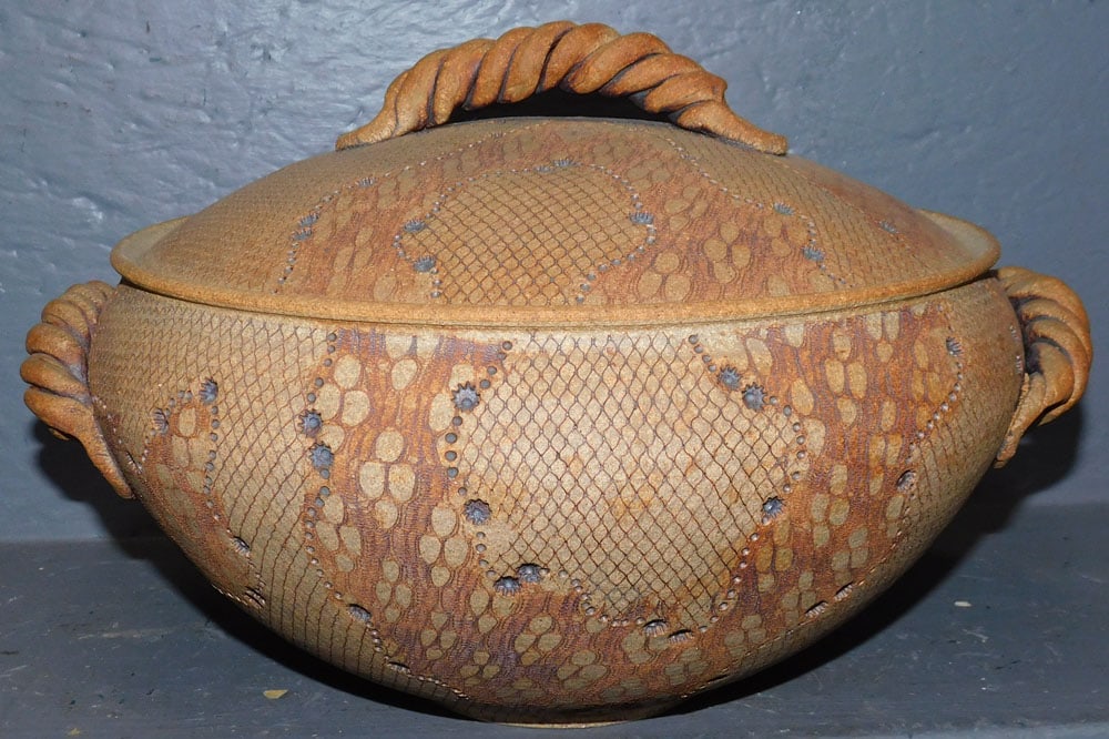 Pottery Covered Casserole (1 of 4)