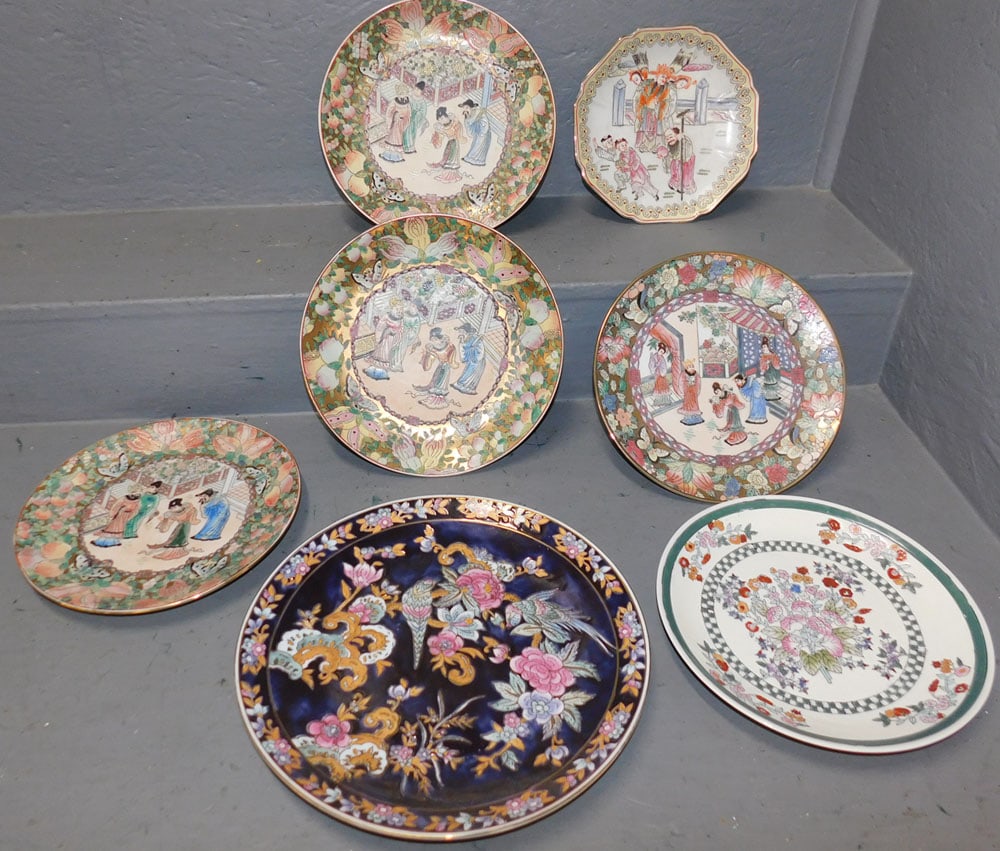 Lot Six Oriental Porcelain Plates & One Charger (1 of 5)