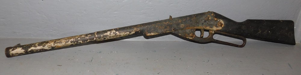 Vintage BB Gun: Vintage BB Gun. 32 1/4" Long "ALL DESCRIPTIONS AND ANY CONDITION STATEMENT GIVEN BY LANGSTON AUCTION GALLERY ARE STRICTLY OPINIONS AND LANGSTON'S SHALL HAVE NO RESPONSIBILITY FOR ERRORS OR OMISSIONS. 