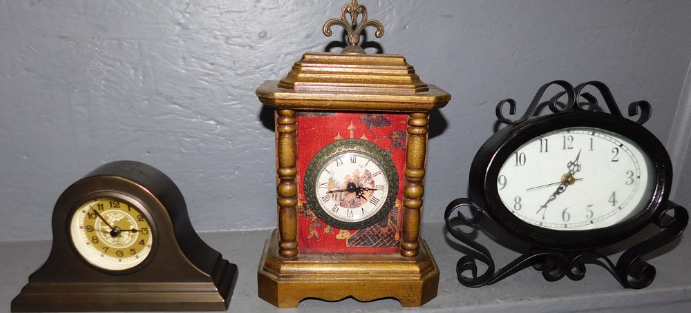 Three Decorative Shelf Clocks (1 of 4)
