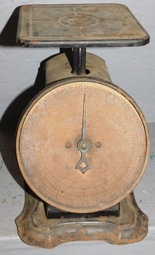 Vintage Eureka Kitchen Scale (1 of 4)