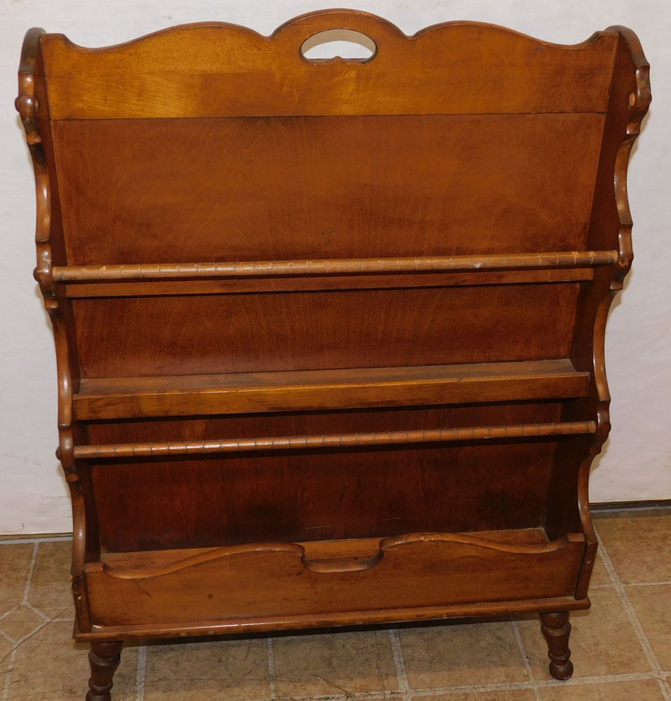 Maple Magazine Stand: Maple Magazine Stand. 22" W 10 1/2" D 28 3/4" H "ALL DESCRIPTIONS AND ANY CONDITION STATEMENT GIVEN BY LANGSTON AUCTION GALLERY ARE STRICTLY OPINIONS AND LANGSTON'S SHALL HAVE NO RESPONSIBILITY FOR ER