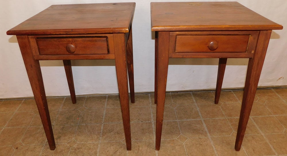 Pair Pine One Drawer End Tables (1 of 3)