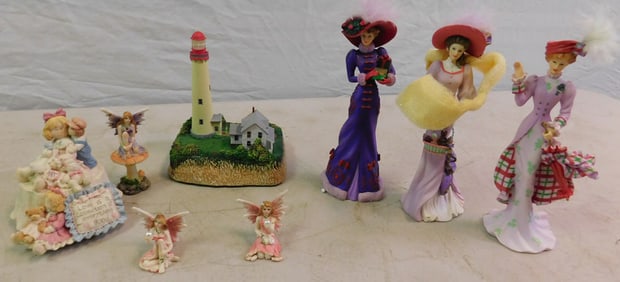 Lot of Lefton Lighthouse & Thomas Kincaid Figurines