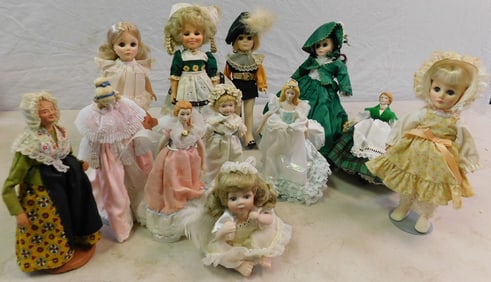 Lot of Vintage Dolls