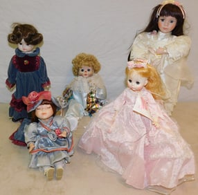 Lot of Vintage Dolls