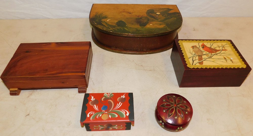 Lot of Painted Wood Boxes: Lot of Painted Wood Boxes. ALL DESCRIPTIONS AND ANY CONDITION STATEMENT GIVEN BY LANGSTON AUCTION GALLERY ARE STRICTLY OPINIONS AND LANGSTON'S SHALL HAVE NO RESPONSIBILITY FOR ERRORS OR OMISSIONS. THE