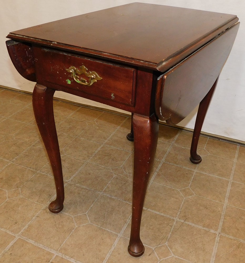 Cherry Queen Anne Style Drop-Leaf Table (1 of 4)
