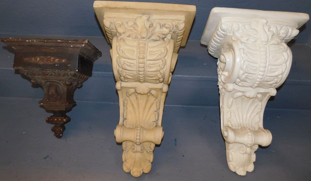 3 Painted Wall Brackets (1 of 6)