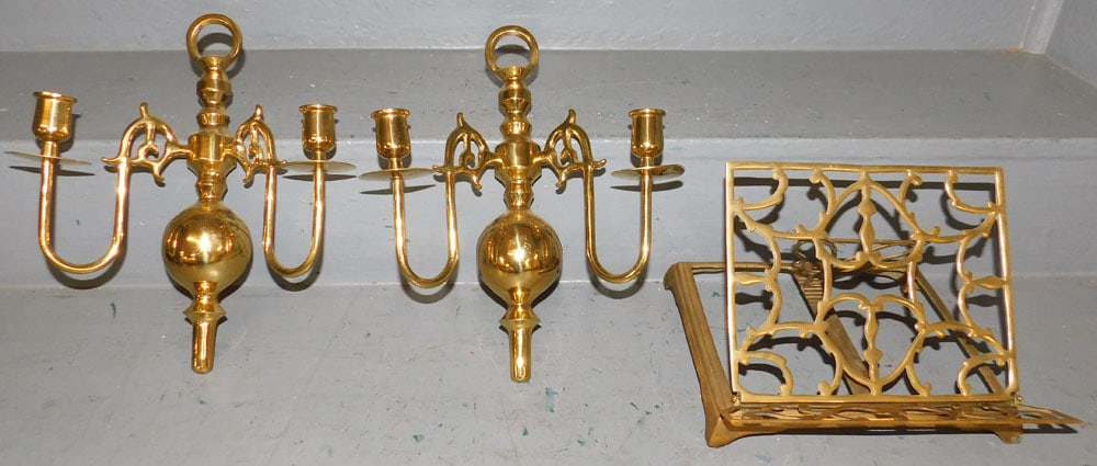 Lot of Brass Items: Lot of Brass Items . Up to: 12" H ALL DESCRIPTIONS AND ANY CONDITION STATEMENT GIVEN BY LANGSTON AUCTION GALLERY ARE STRICTLY OPINIONS AND LANGSTON'S SHALL HAVE NO RESPONSIBILITY FOR ERRORS OR OMISSIO