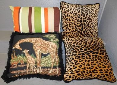 Lot of Decorative Pillows