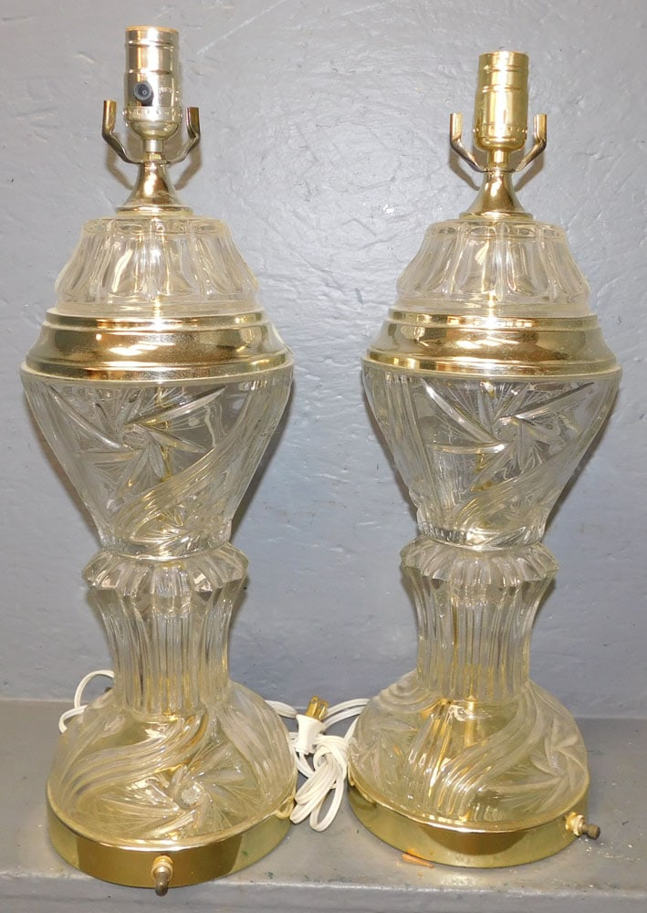 Pair of Crystal Lamps: Pair of Crystal Lamps. 20 1/2" H ALL DESCRIPTIONS AND ANY CONDITION STATEMENT GIVEN BY LANGSTON AUCTION GALLERY ARE STRICTLY OPINIONS AND LANGSTON'S SHALL HAVE NO RESPONSIBILITY FOR ERRORS OR OMISSION